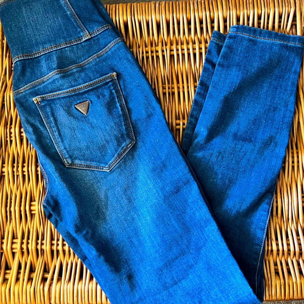 GUESS High Waisted Skinny Capris
